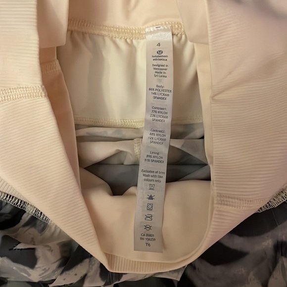 LULULEMON Dance to Yoga Pants Pretty Plume Angel Wing Black Sz 4 - Picture 6 of 9